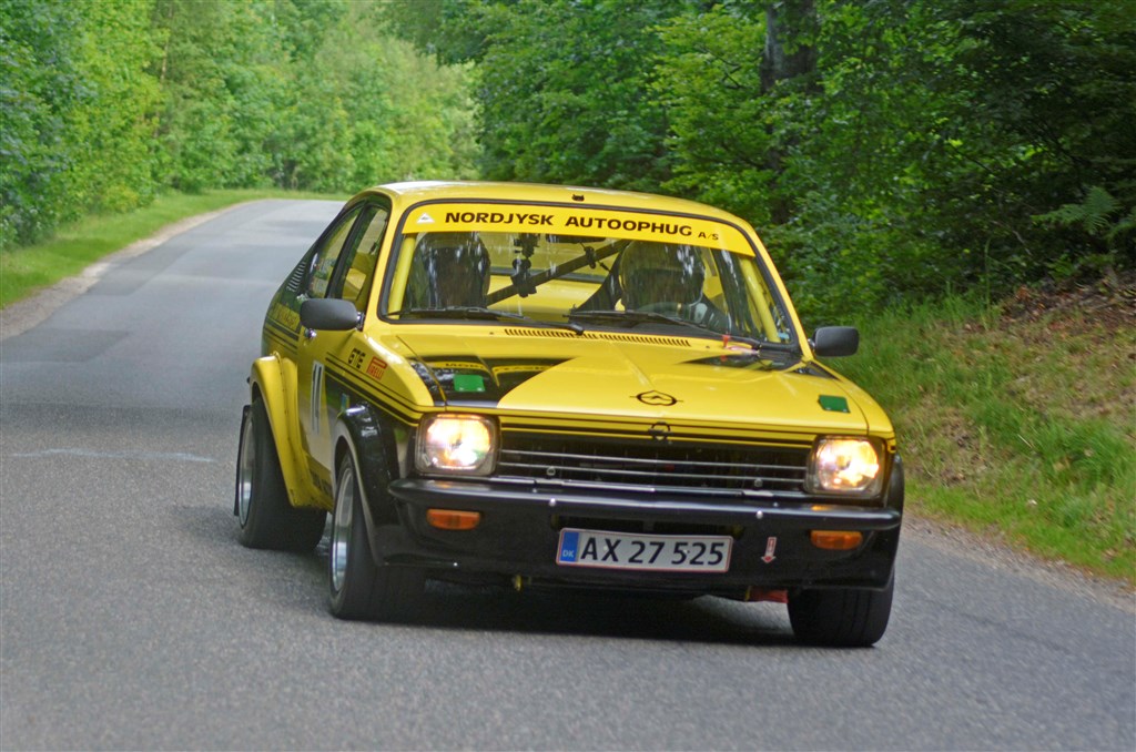 Karsten Holst Jensen gav Bodil Skjærris en stor oplevelse med rallykørsel i fuldfart.
(Foto: Åge Keseler Kirketerp)